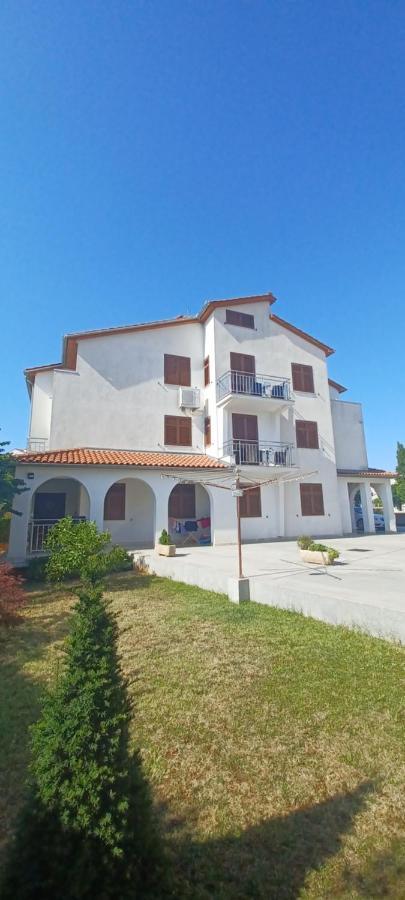 Guesthouse Santin 로비니 외부 사진