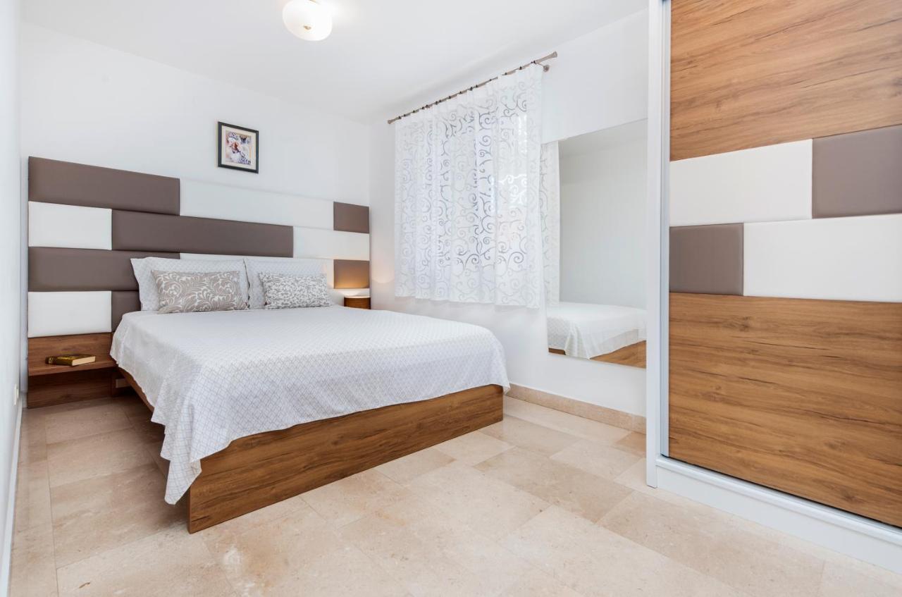 Guesthouse Santin 로비니 외부 사진