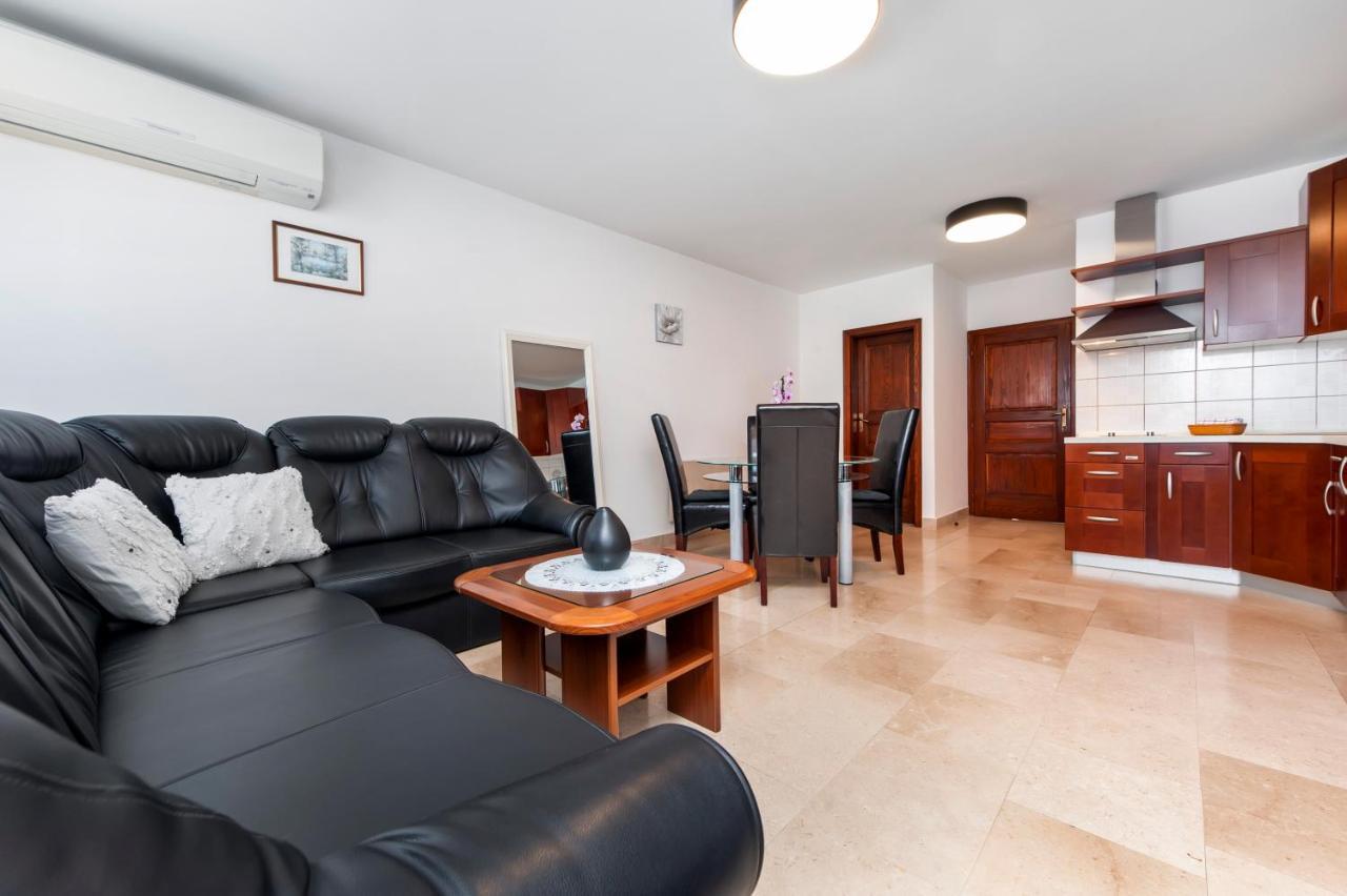 Guesthouse Santin 로비니 외부 사진