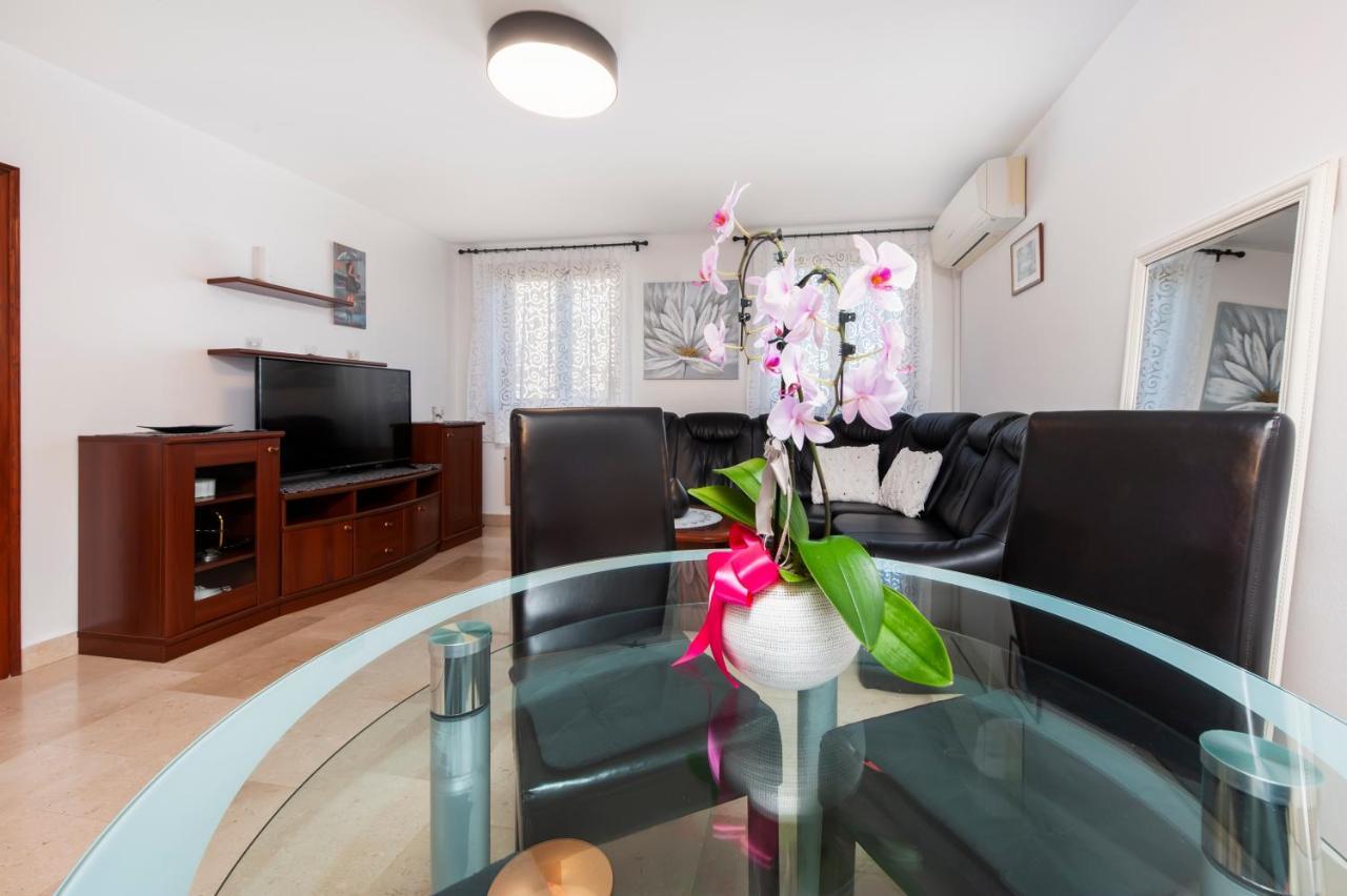 Guesthouse Santin 로비니 외부 사진