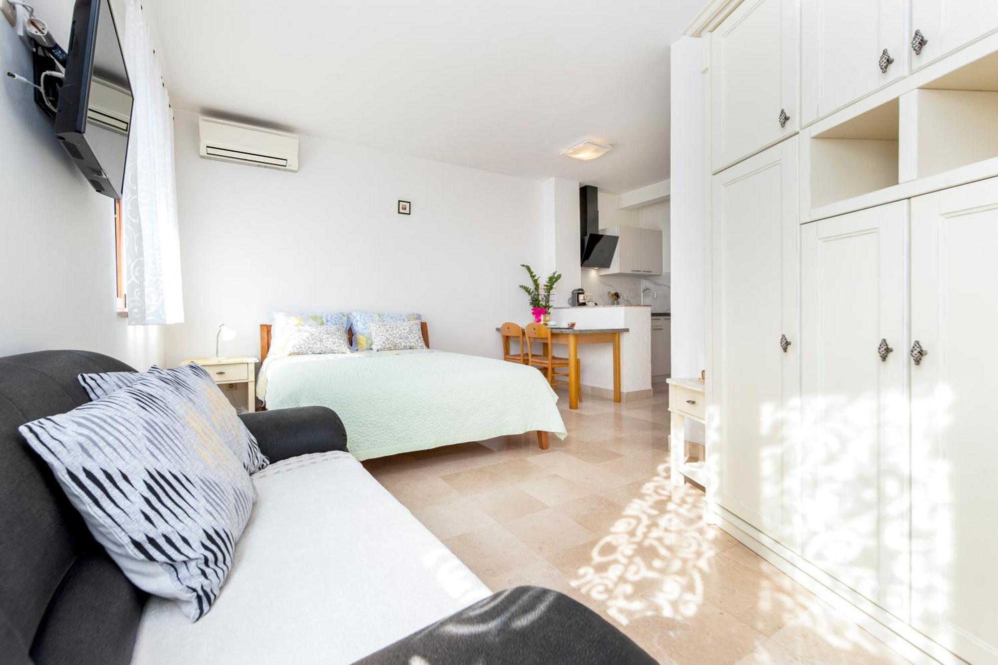 Guesthouse Santin 로비니 외부 사진