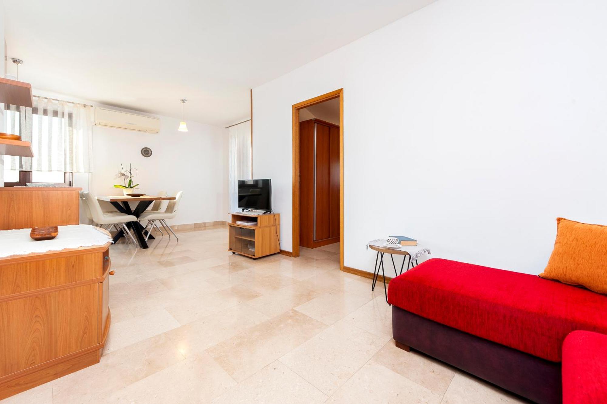 Guesthouse Santin 로비니 외부 사진
