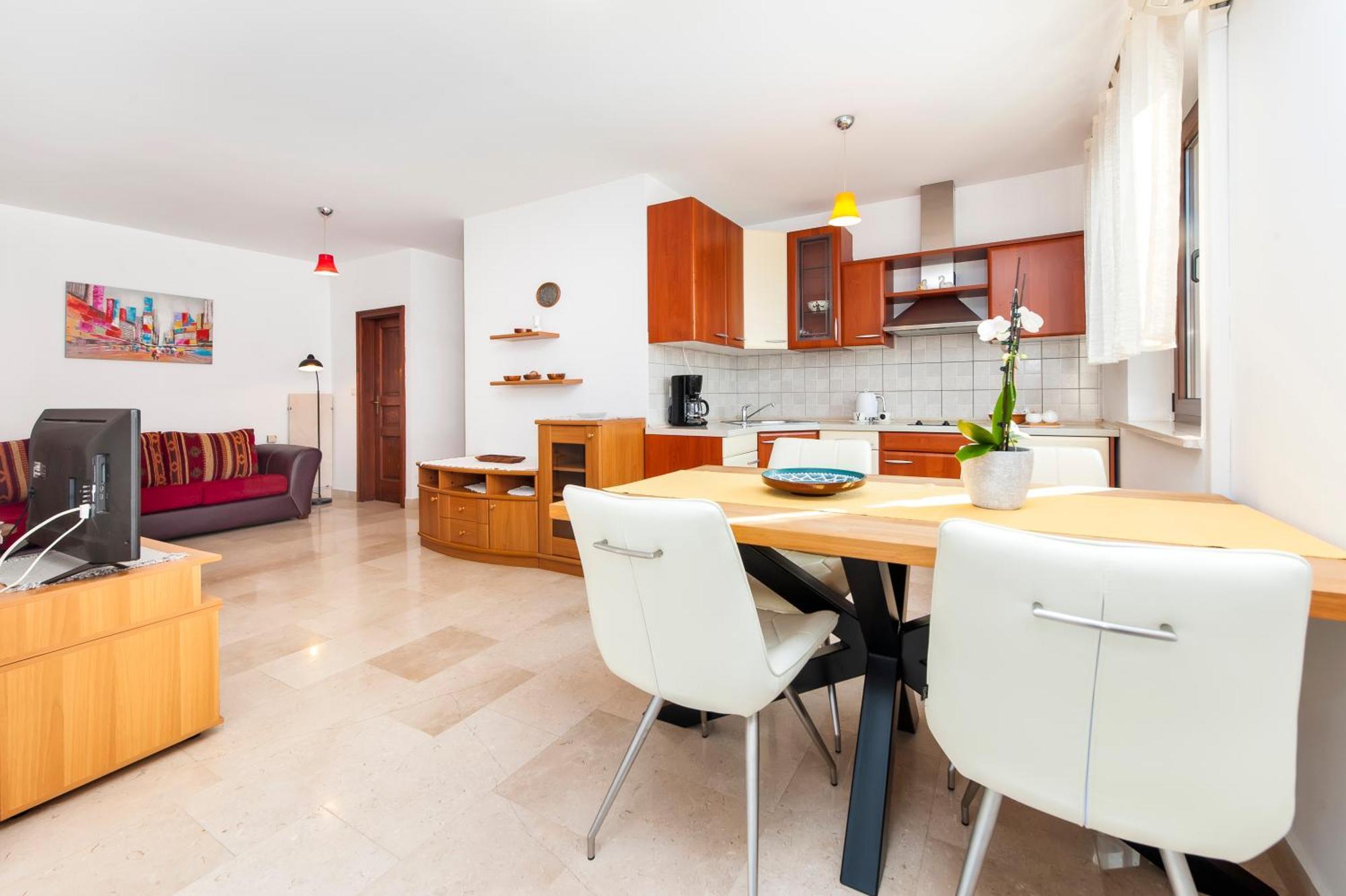 Guesthouse Santin 로비니 외부 사진