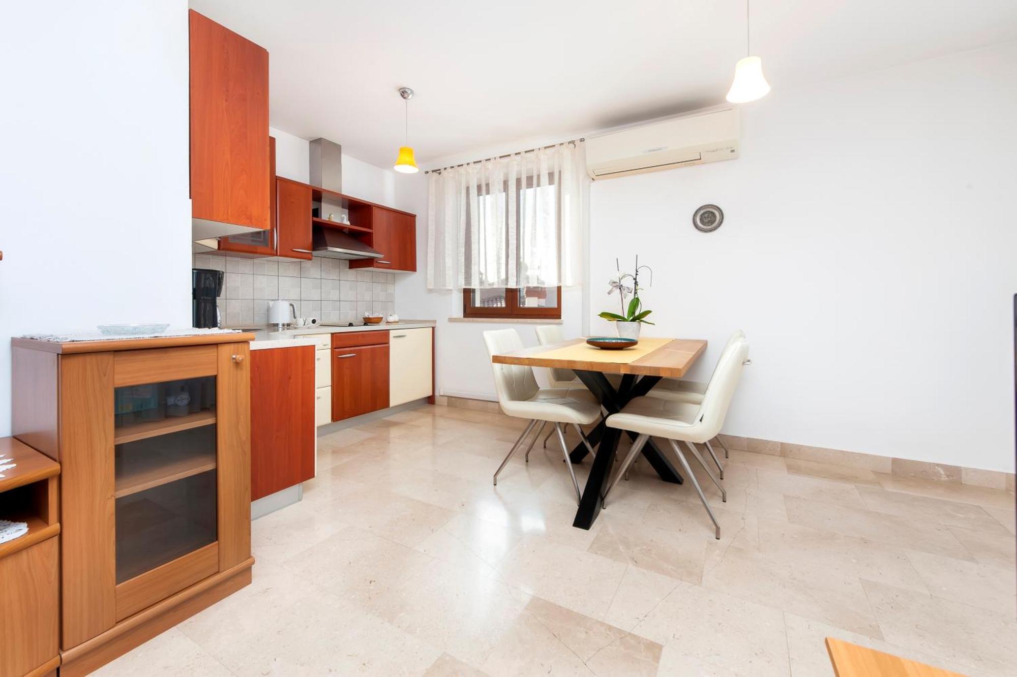 Guesthouse Santin 로비니 외부 사진